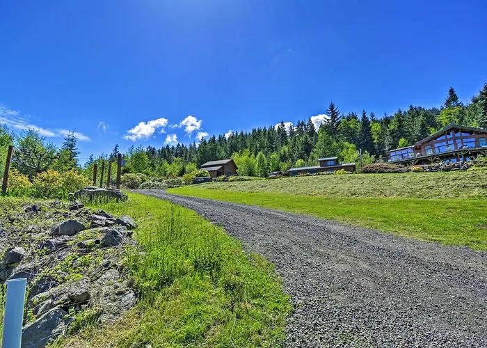 Picturesque Port Angeles Cabin W/ Fire Pit!